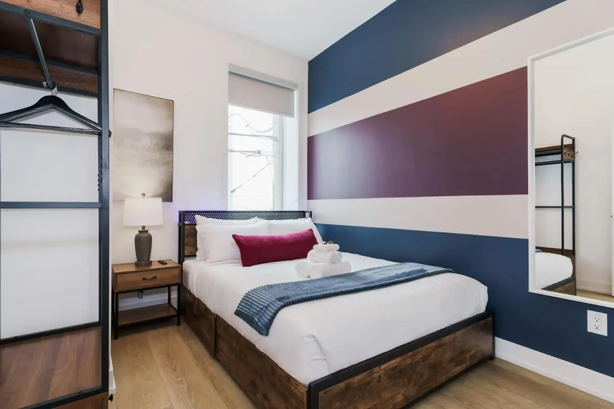Luxury Suite W Patio Prime Location Toronto