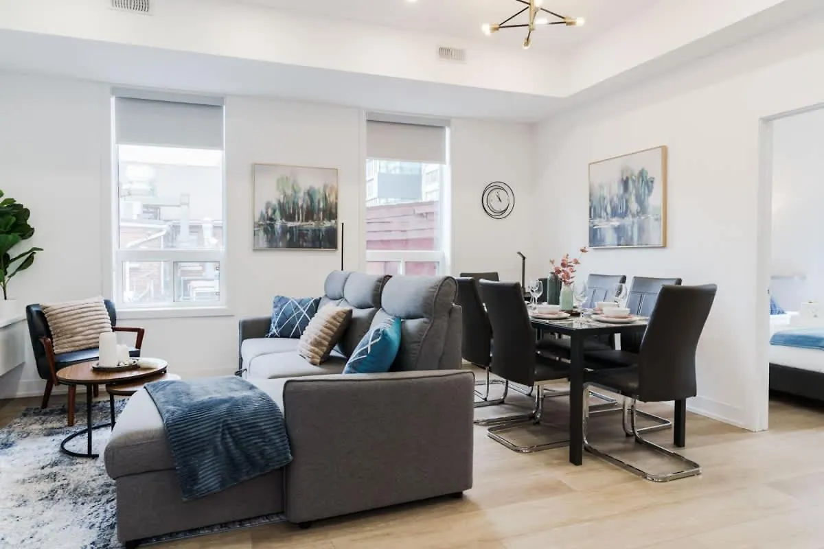 Luxury Suite W Patio Prime Location Toronto Canada