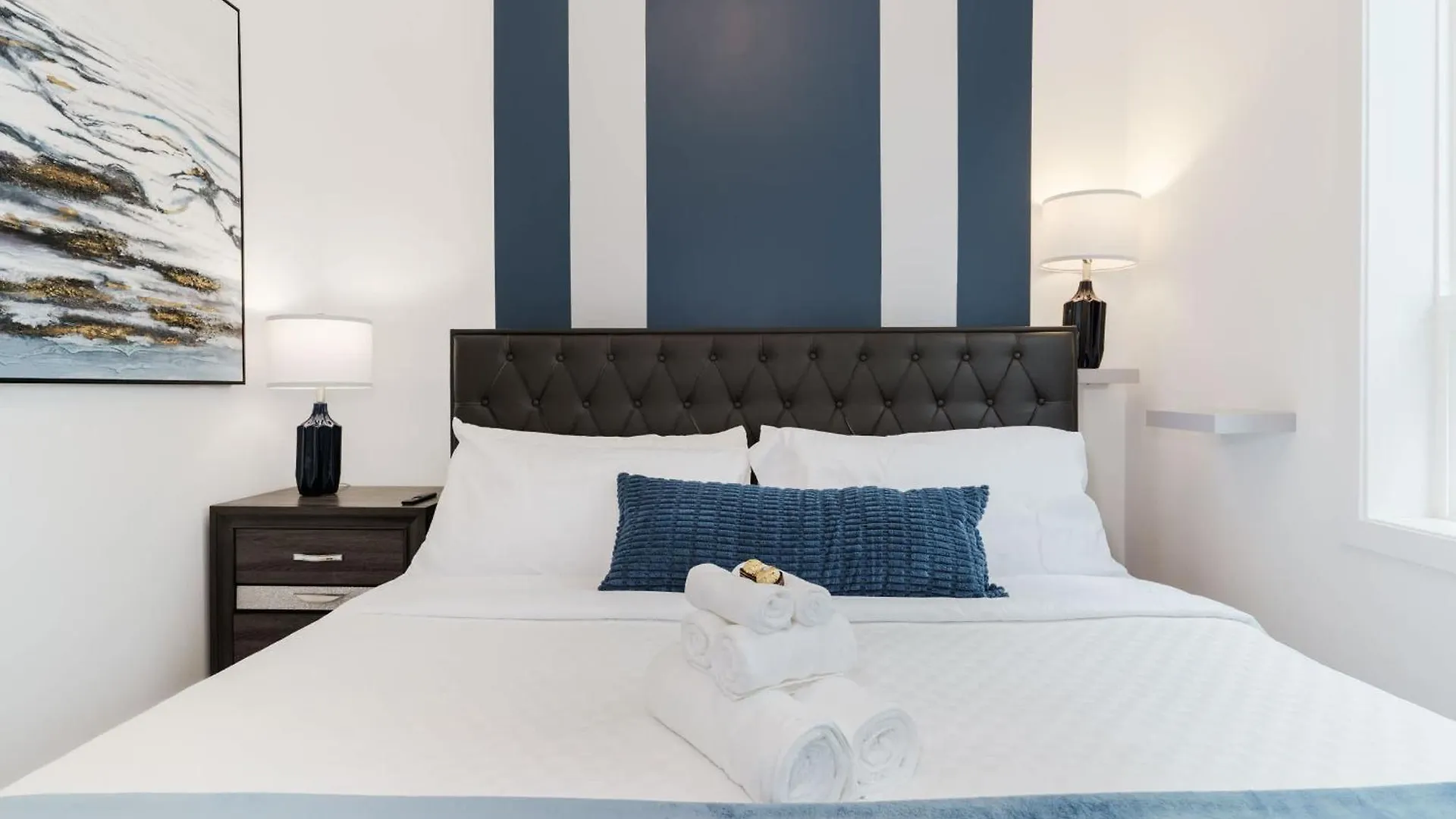 Luxury Suite W Patio Prime Location Toronto 0*,  Kanada