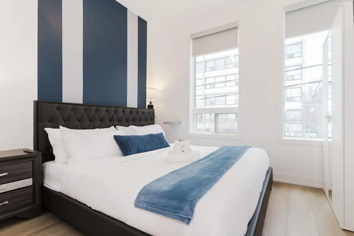 Luxury Suite W Patio Prime Location Toronto Canada