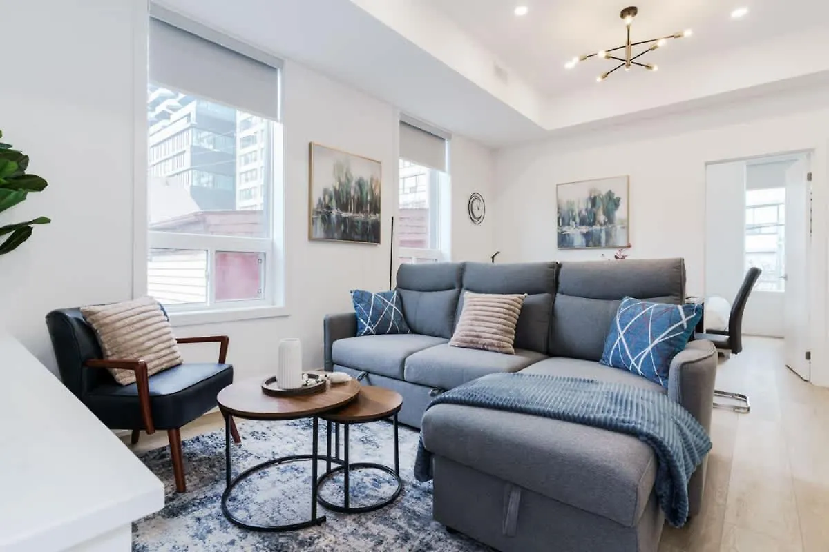 Luxury Suite W Patio Prime Location Toronto
